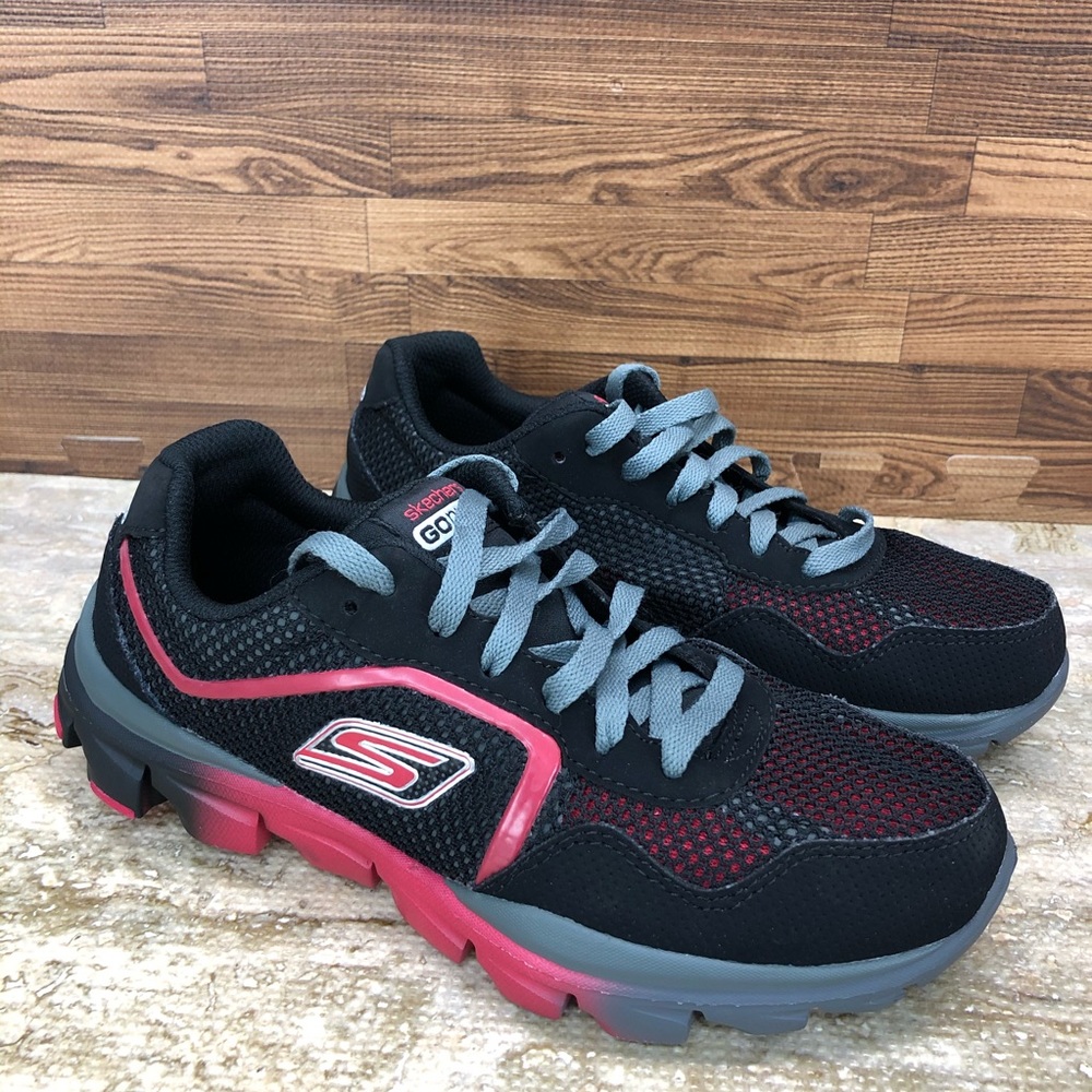 Skechers Boy's Shoes   Black and Red Size 2.5